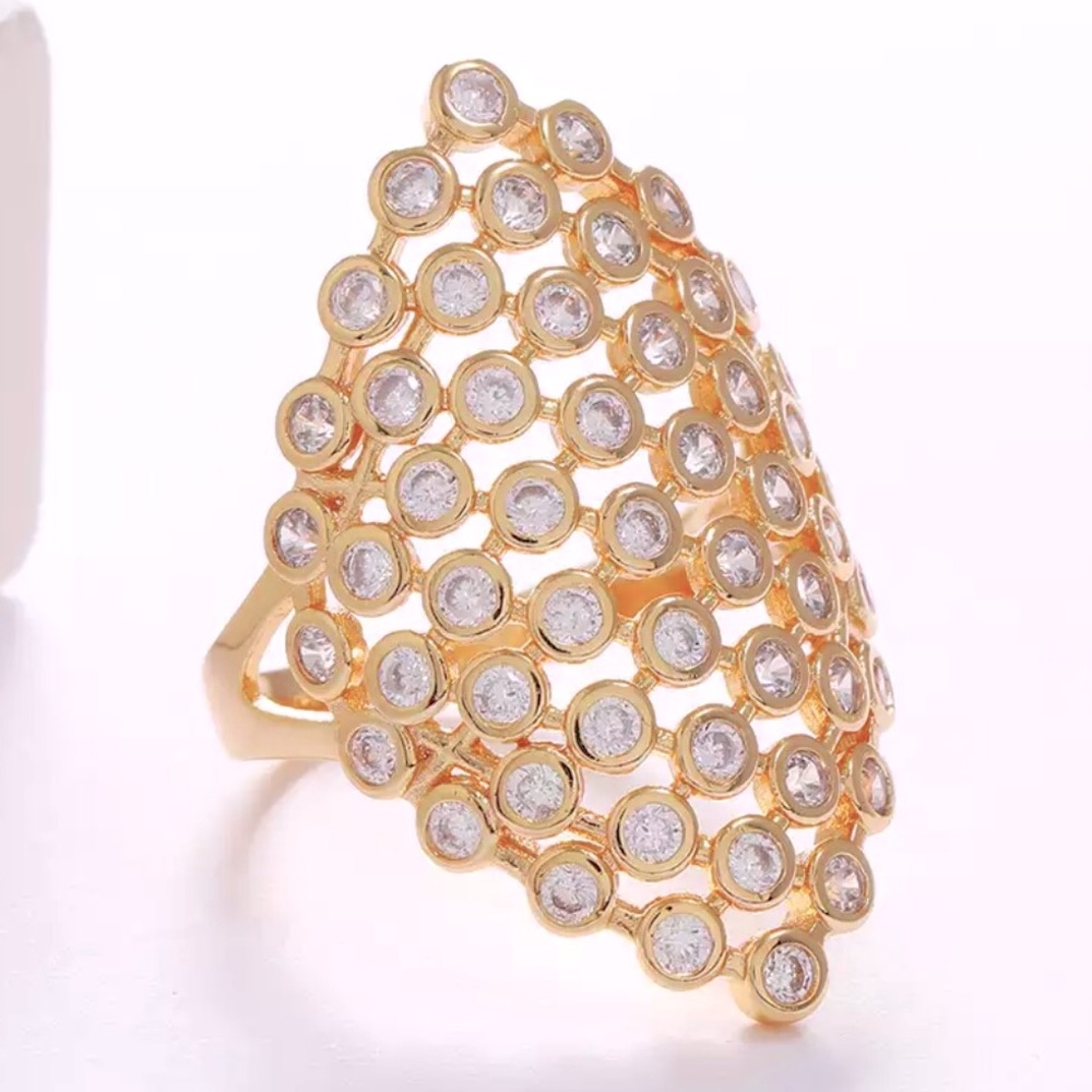 ✨✨Gold Geometric Bezel Ring✨✨ - Picture 3 of 5